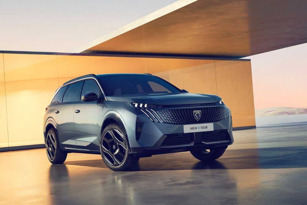 The latest Peugeot E-5008